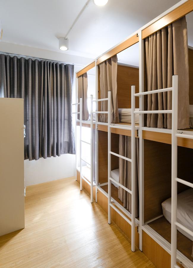 Simple To Sleep Hostel Bangkok Luaran gambar