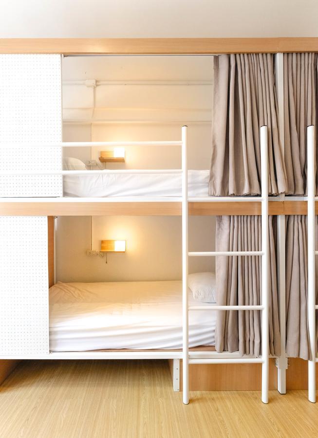 Simple To Sleep Hostel Bangkok Luaran gambar