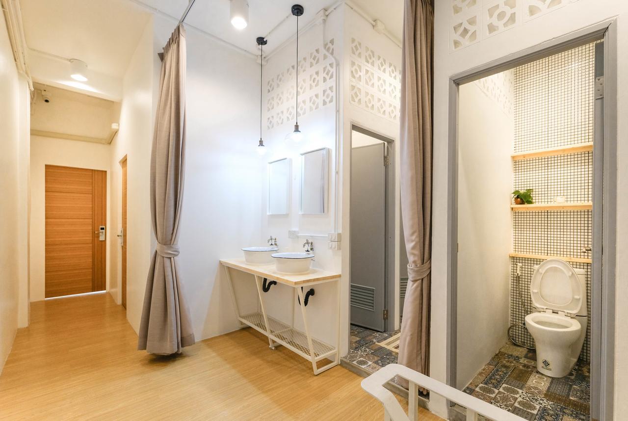 Simple To Sleep Hostel Bangkok Luaran gambar