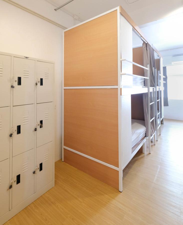 Simple To Sleep Hostel Bangkok Luaran gambar