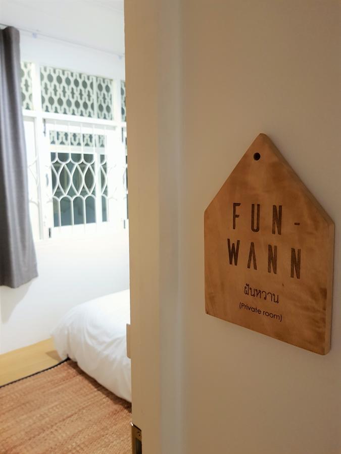 Simple To Sleep Hostel Bangkok Luaran gambar