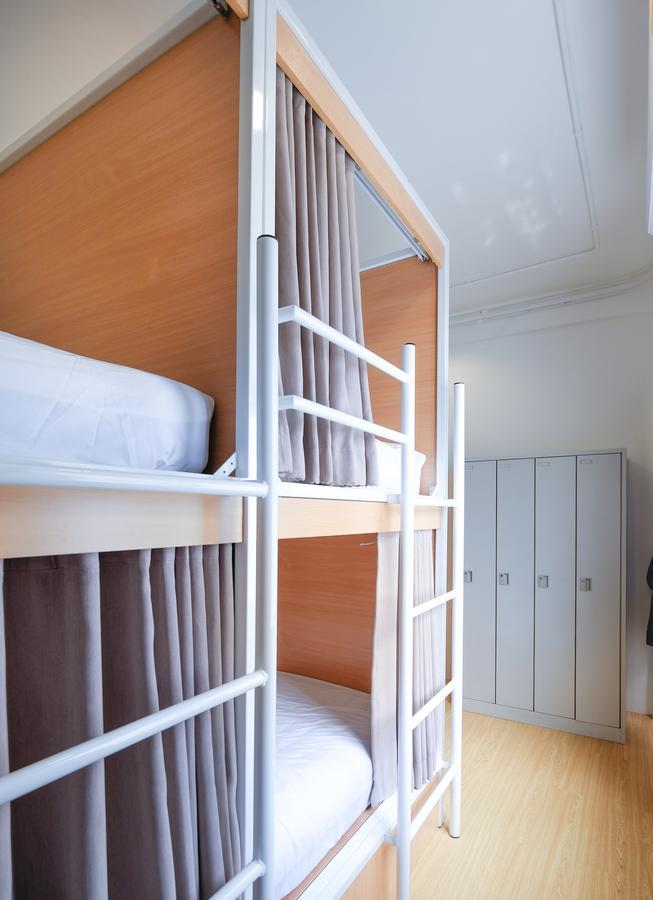 Simple To Sleep Hostel Bangkok Luaran gambar