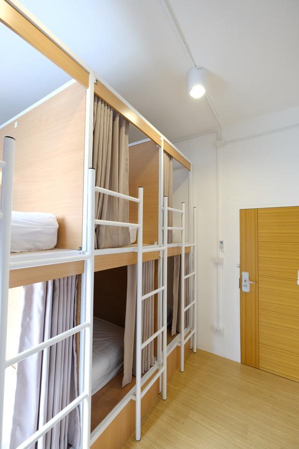 Simple To Sleep Hostel Bangkok Luaran gambar