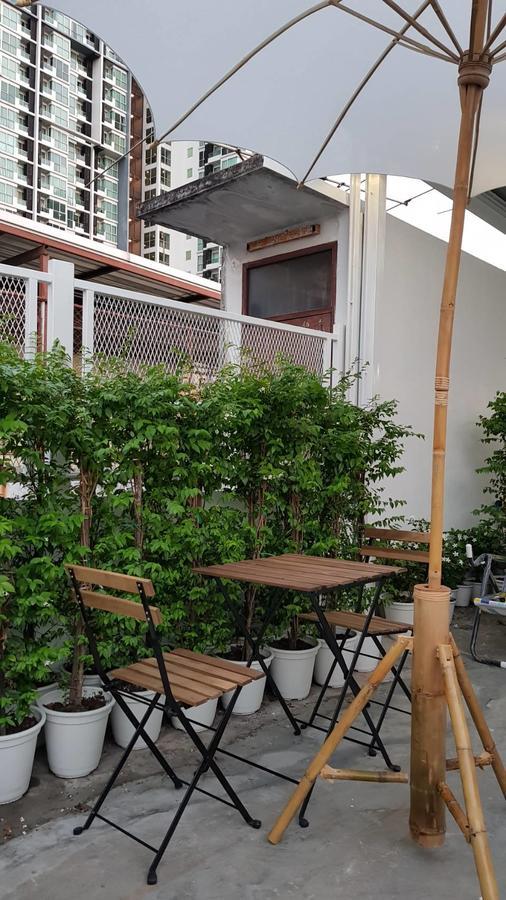 Simple To Sleep Hostel Bangkok Luaran gambar