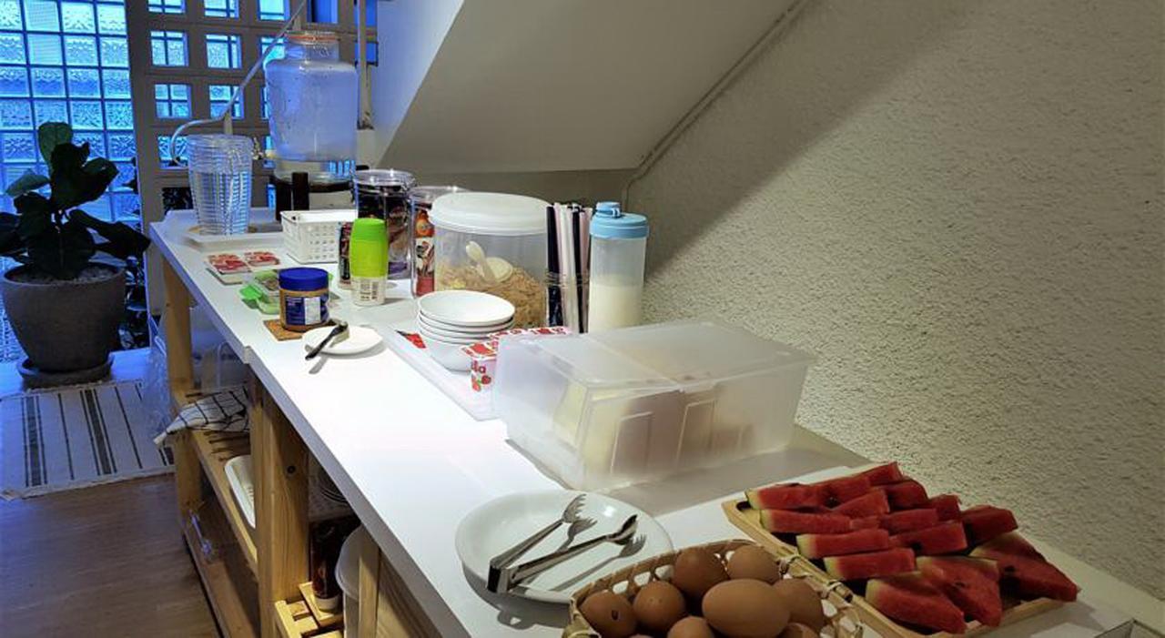 Simple To Sleep Hostel Bangkok Luaran gambar