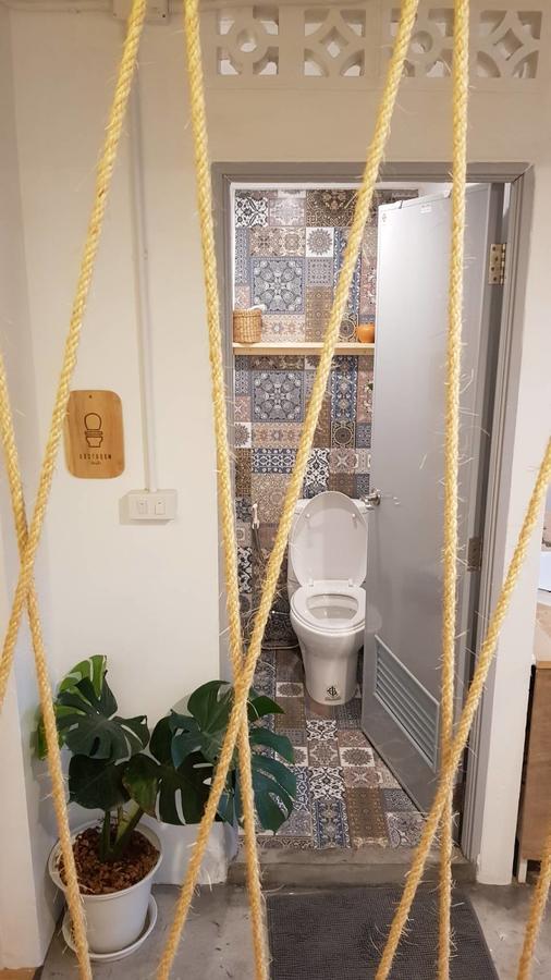 Simple To Sleep Hostel Bangkok Luaran gambar